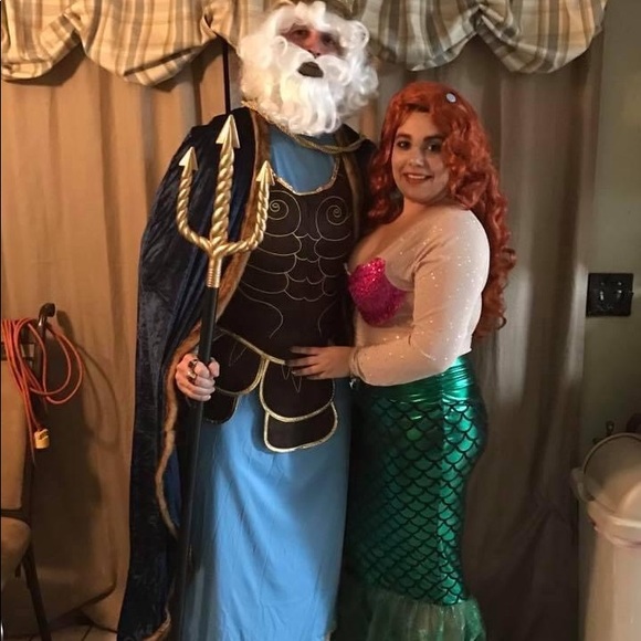Womens mermaid costume and wigs - Picture 3 of 6
